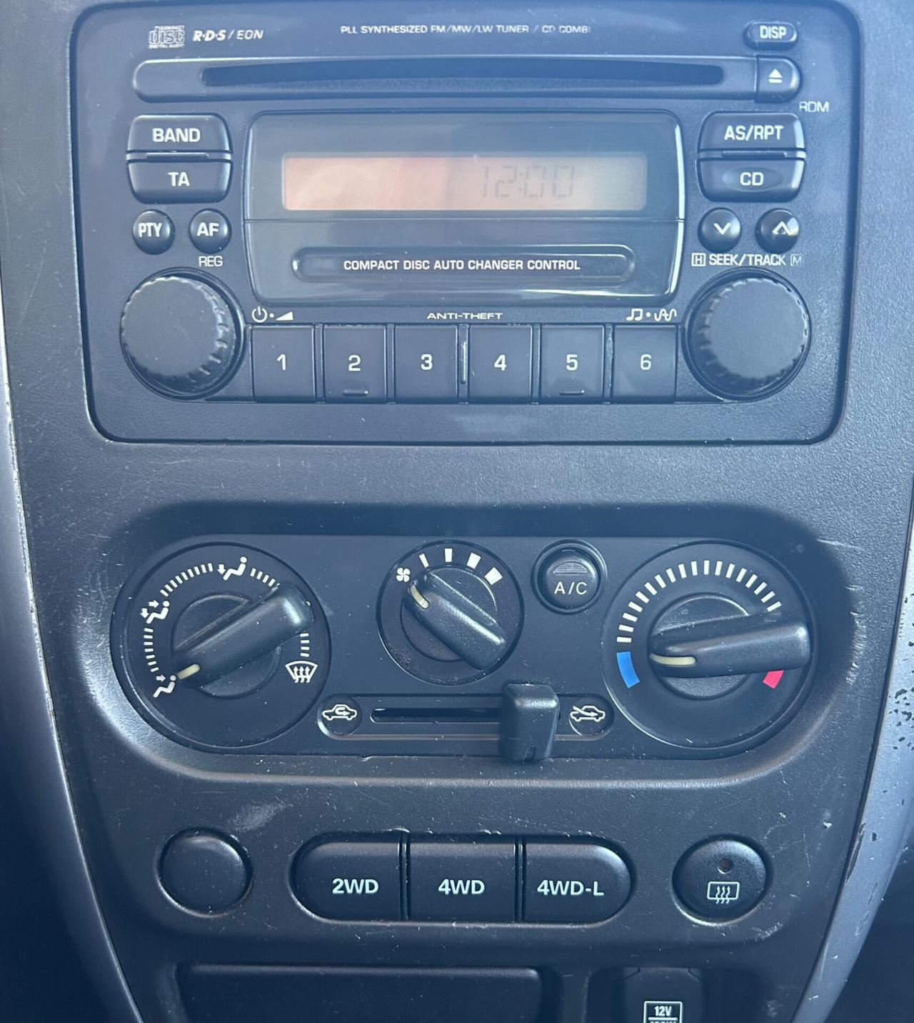 Suzuki Jimny 1.3i 4WD Special Neopatentati 2011