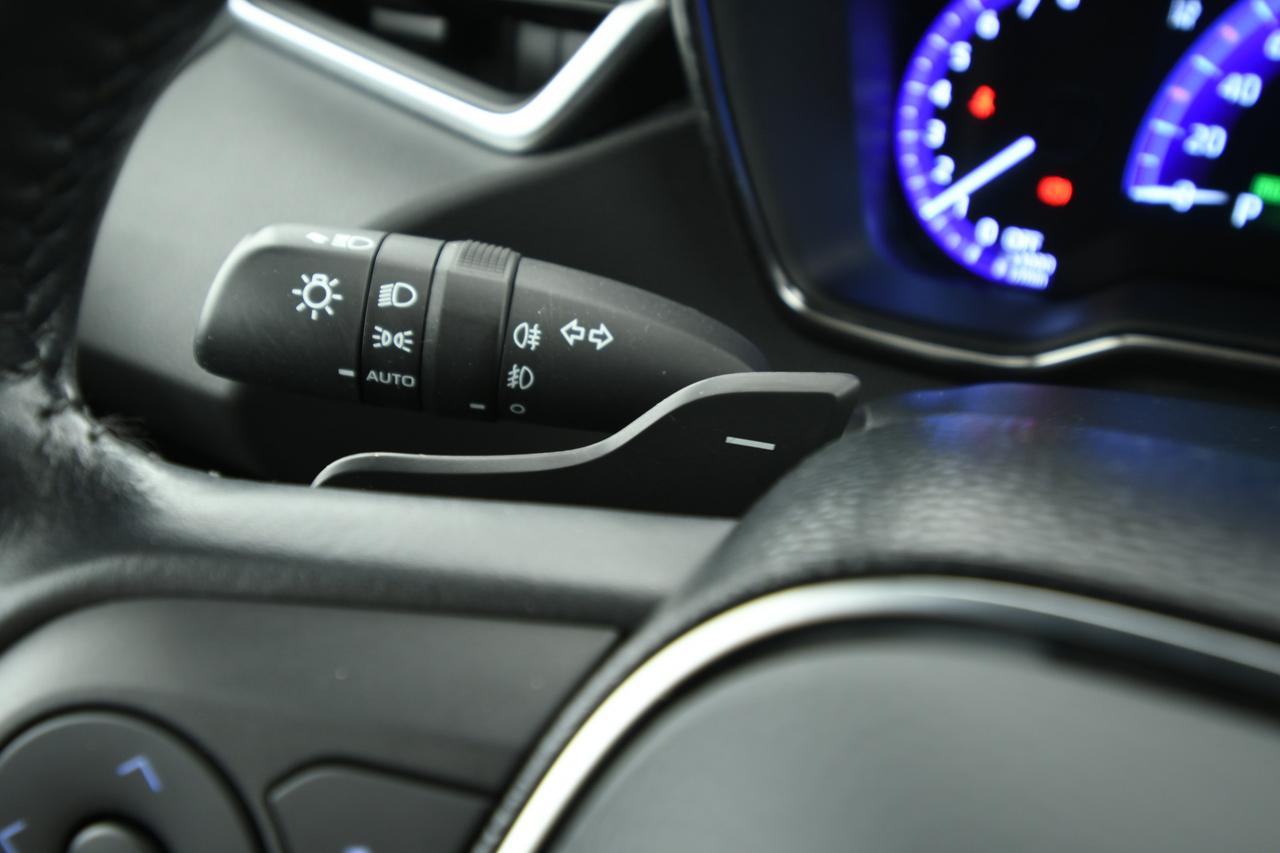 TOYOTA Corolla 2.0h Style cvt CAMERA+ACC+LED+C17"