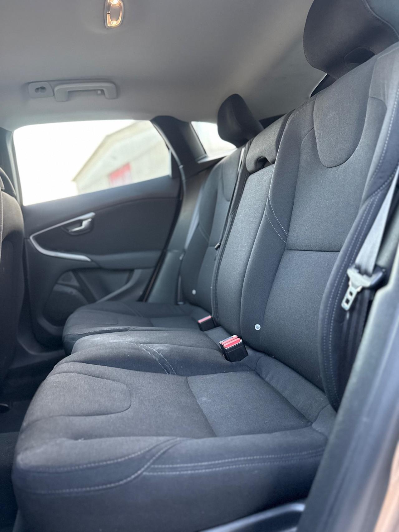 Volvo V40 Cross Country D2 1.6 Summum