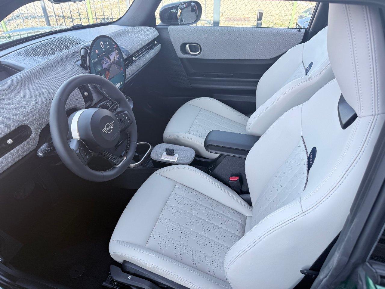 Mini Cooper 3 Porte C Favoured 1.5 Auto