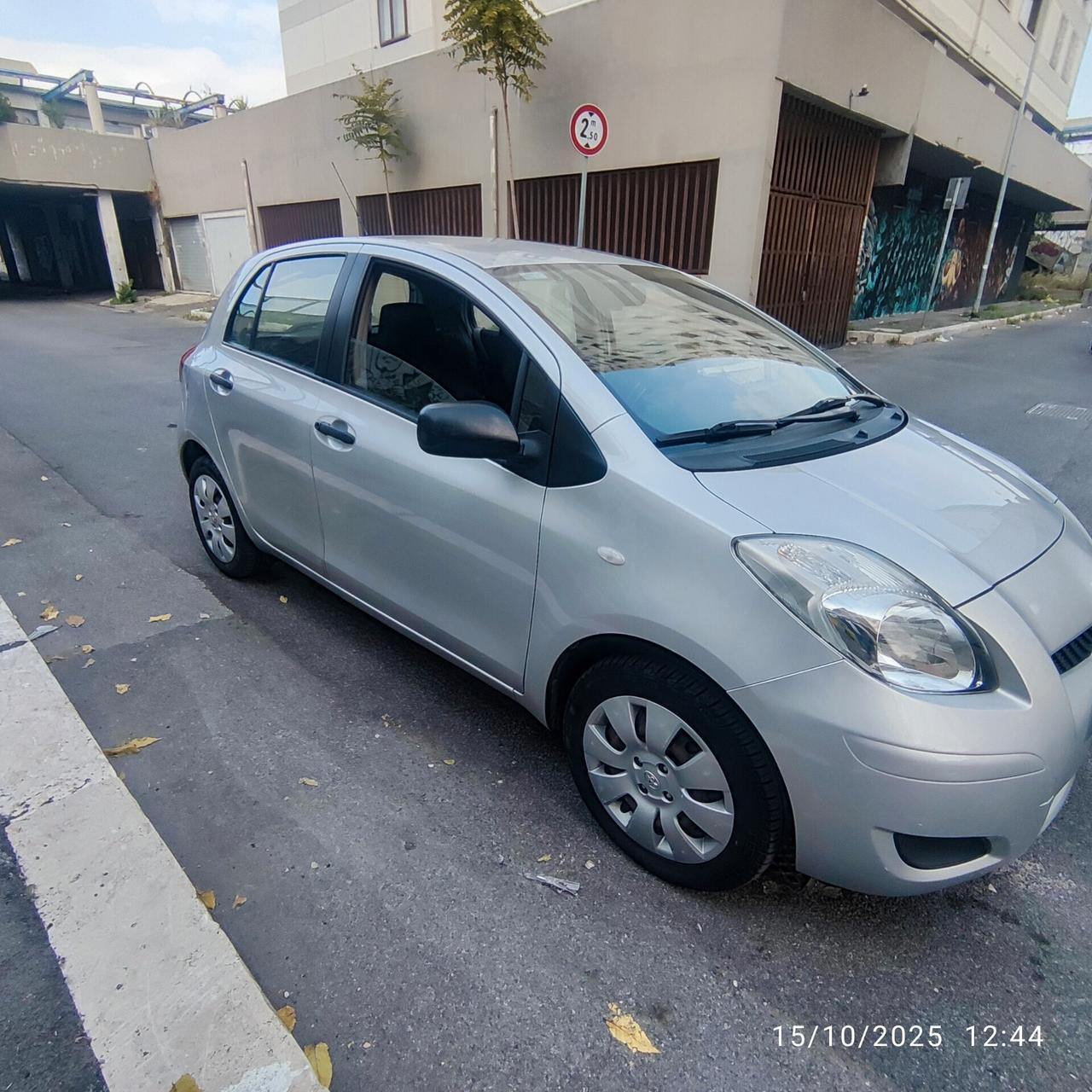 Toyota Yaris 1.0 5 porte Now cn gpl