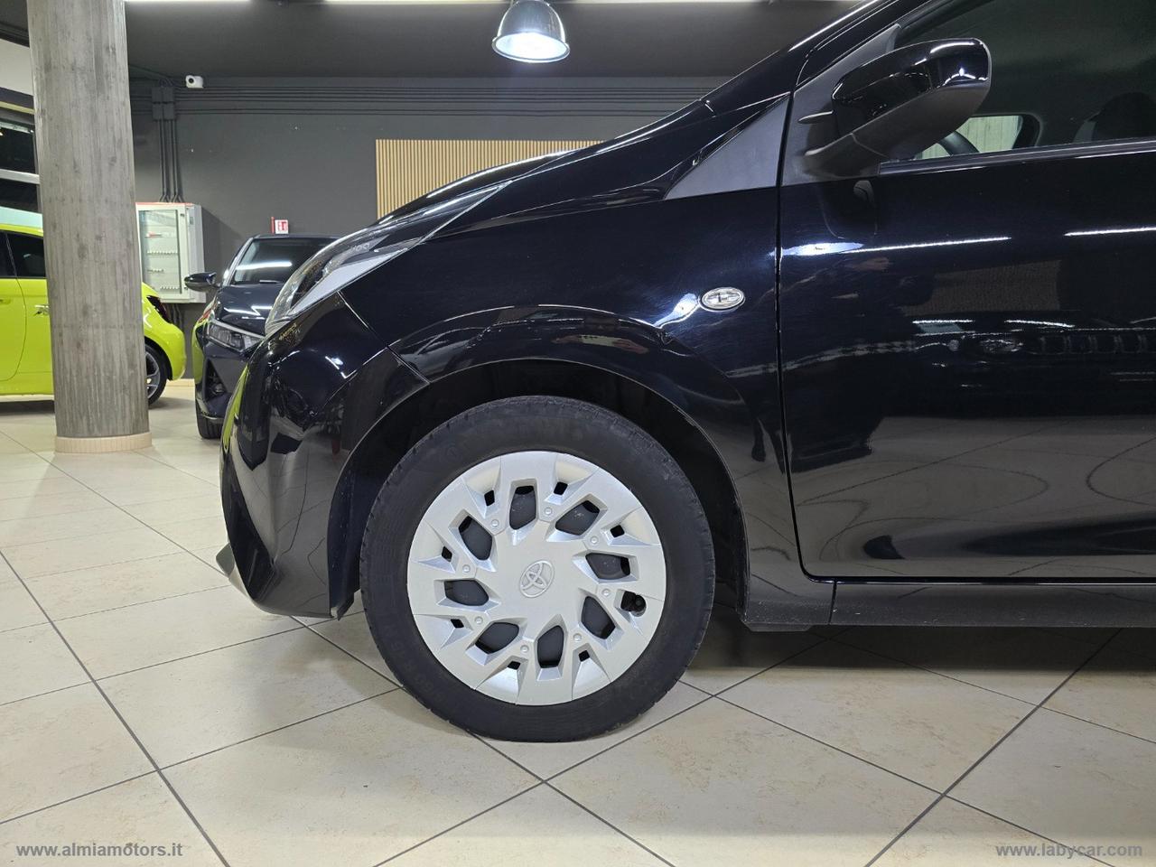 TOYOTA Aygo Connect 1.0 VVT-i 72 CV 5p. x-play