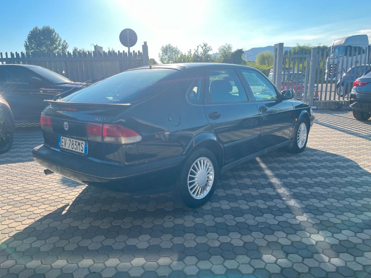 Saab 900 2.0i 16V cat 5 porte SE