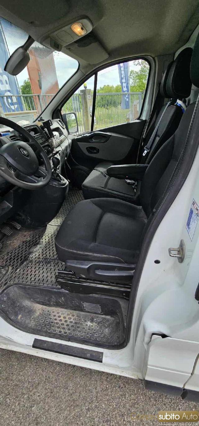 RENAULT Trafic T27 1.6 dCi 120CV + 22% IVA