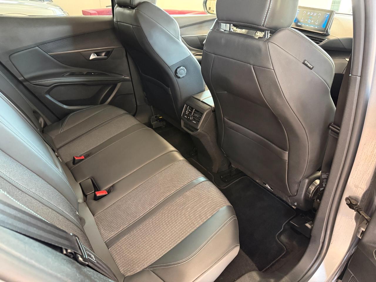 Peugeot 3008 BlueHDi 130 S&S EAT8 Allure Pelle Camera 360° Full