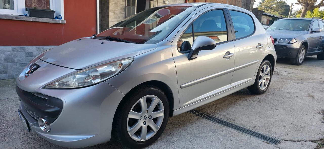 Peugeot 207 1.6 HDi 110CV 5p. Féline neopatentati