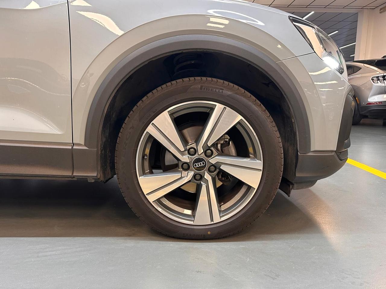 Audi Q2 30 2.0 tdi Business * SOLI 49.000 KM *