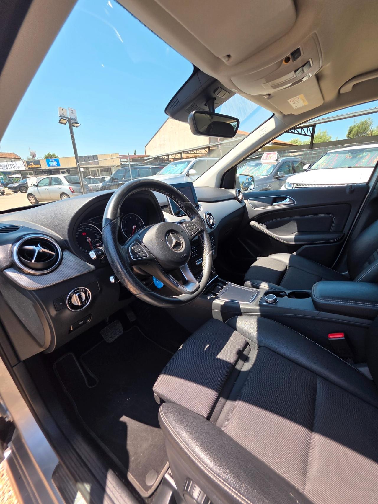 Mercedes-benz B 180 B 180 d Automatic Premium