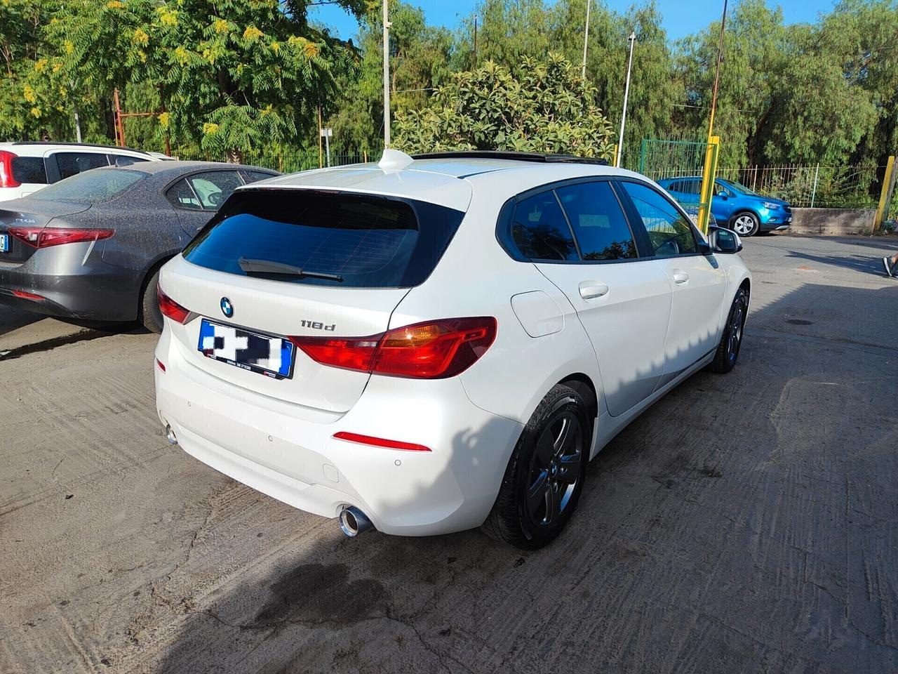 Bmw 118 120d 5p. Advantage