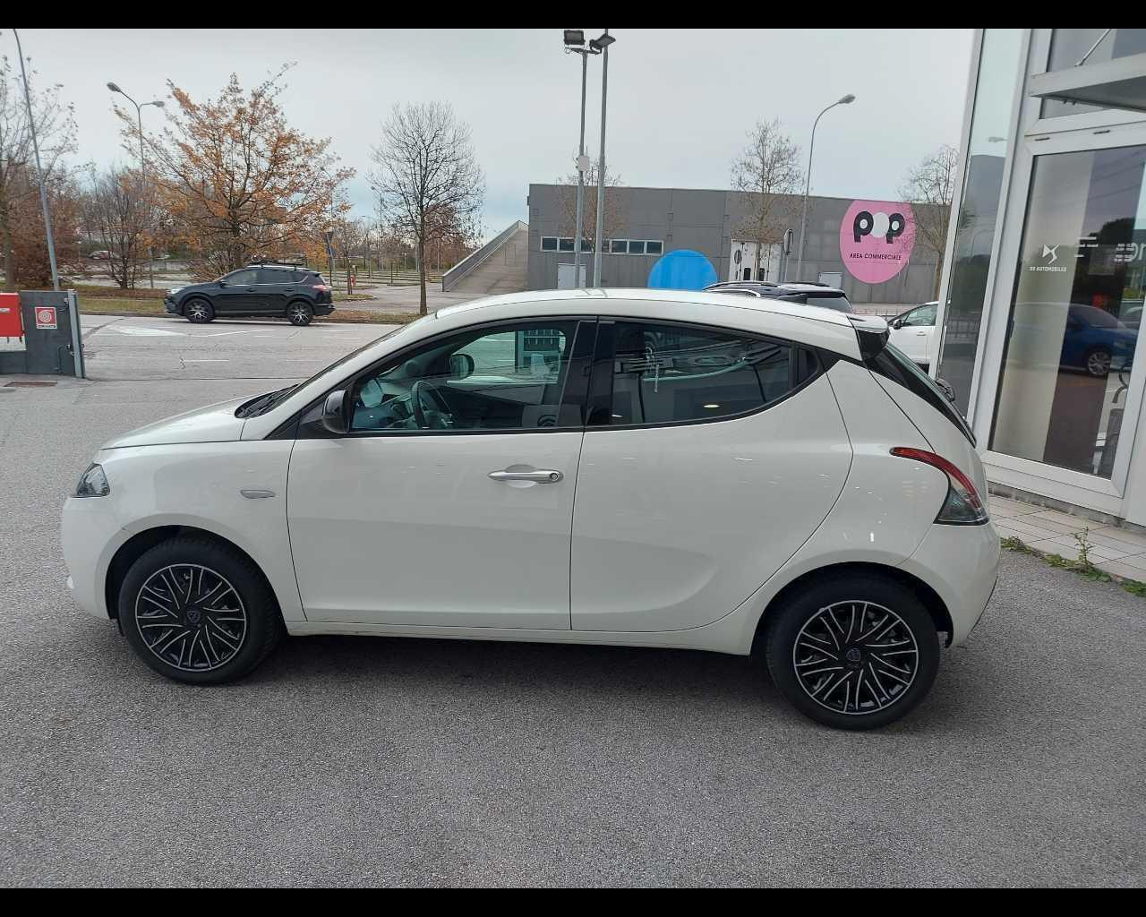 LANCIA Ypsilon 3ª serie - Ypsilon 1.0 FireFly 5 porte S&S Hybrid Gold