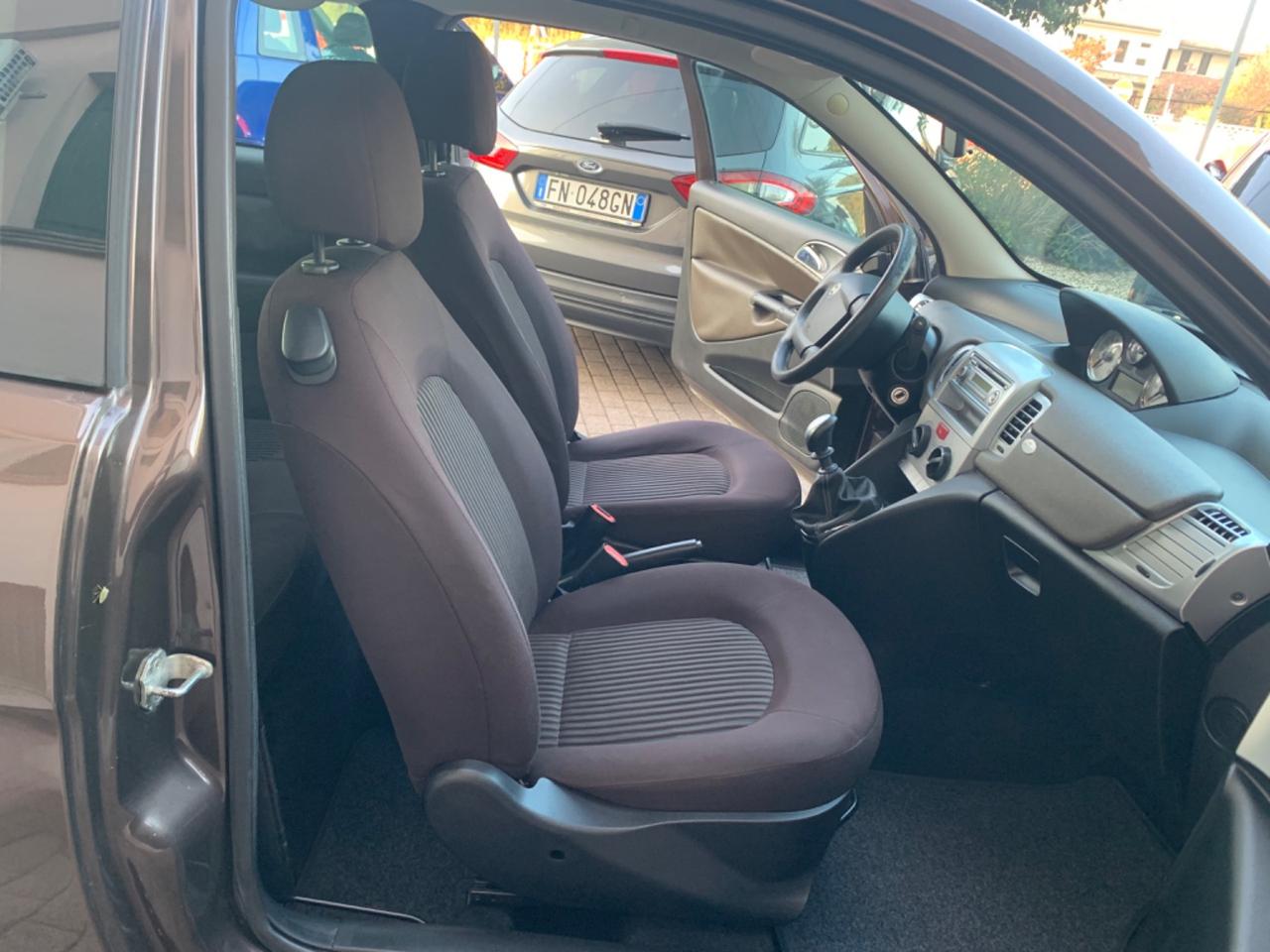 Lancia Ypsilon 1.2 69 CV Diva