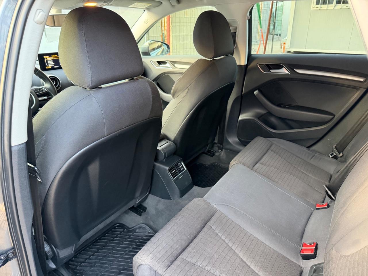 Audi A3 Sportback 1.6 TDI Ambition - GARANZIA