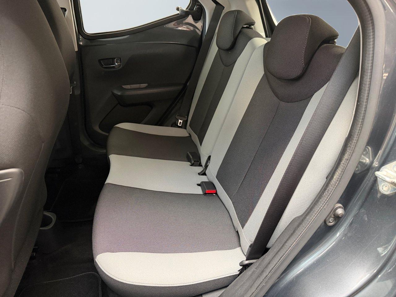 Toyota Aygo 5 Porte Aygo 5p 1.0 x-play my15