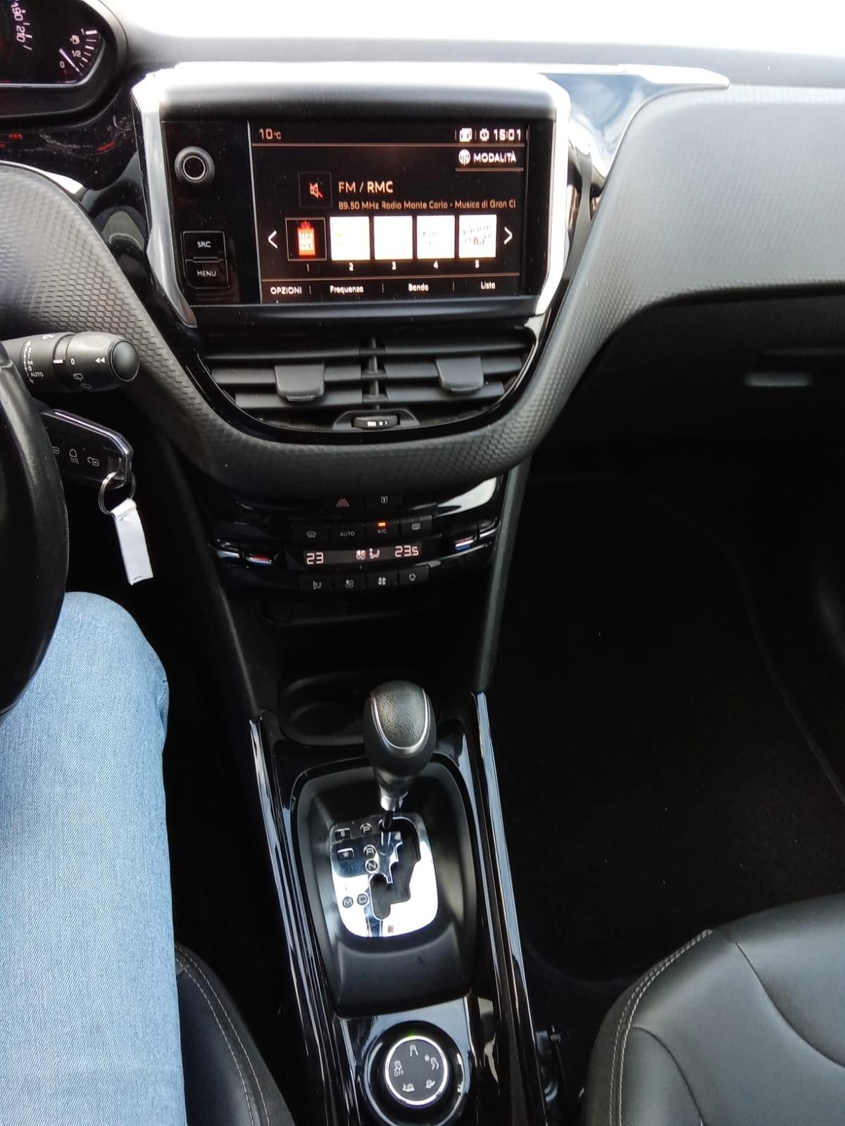 Peugeot 2008 BlueHDi 120 EAT6 S&S Allure