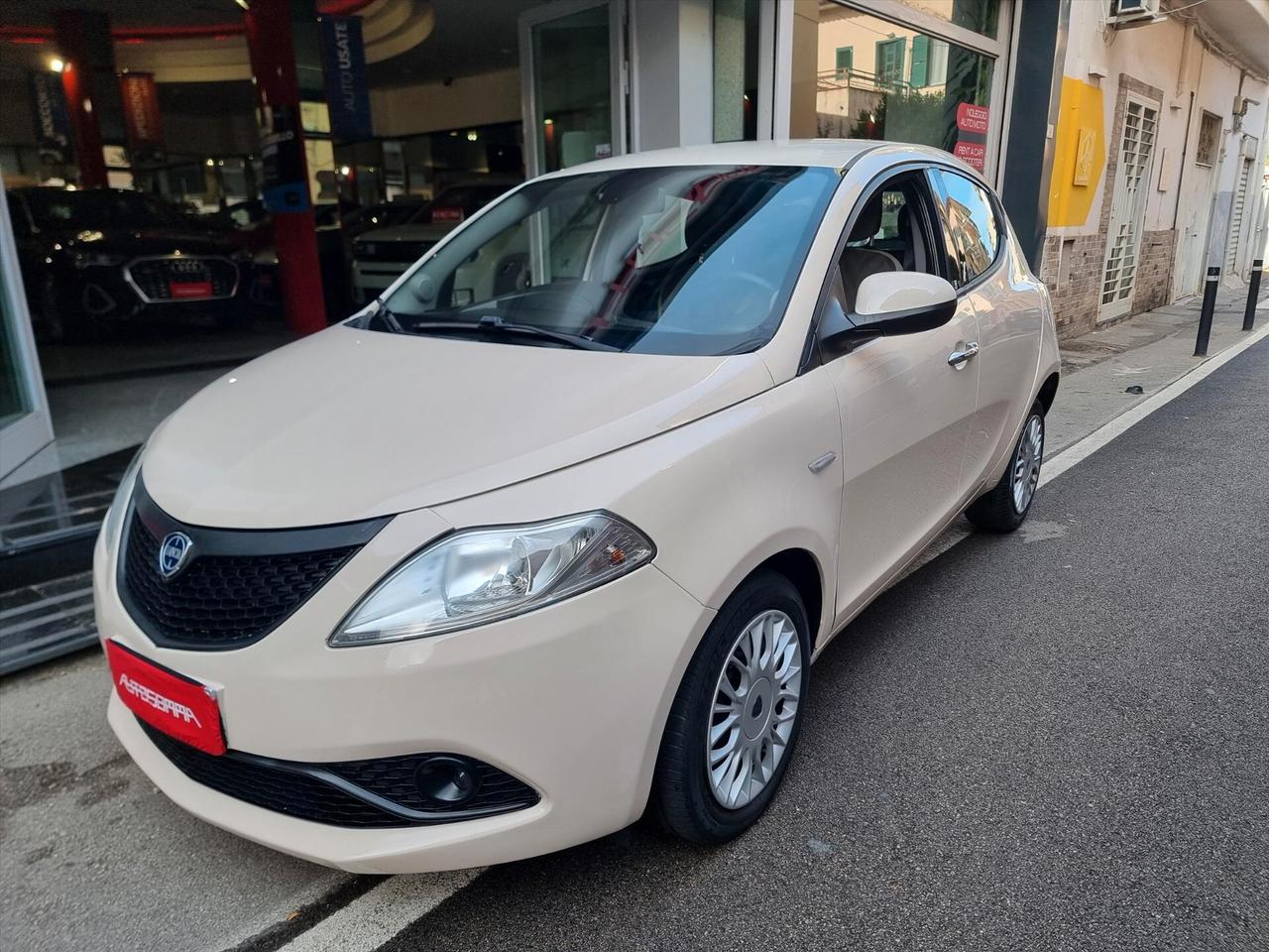 Lancia Ypsilon 1.2 69 CV 5 porte Gold