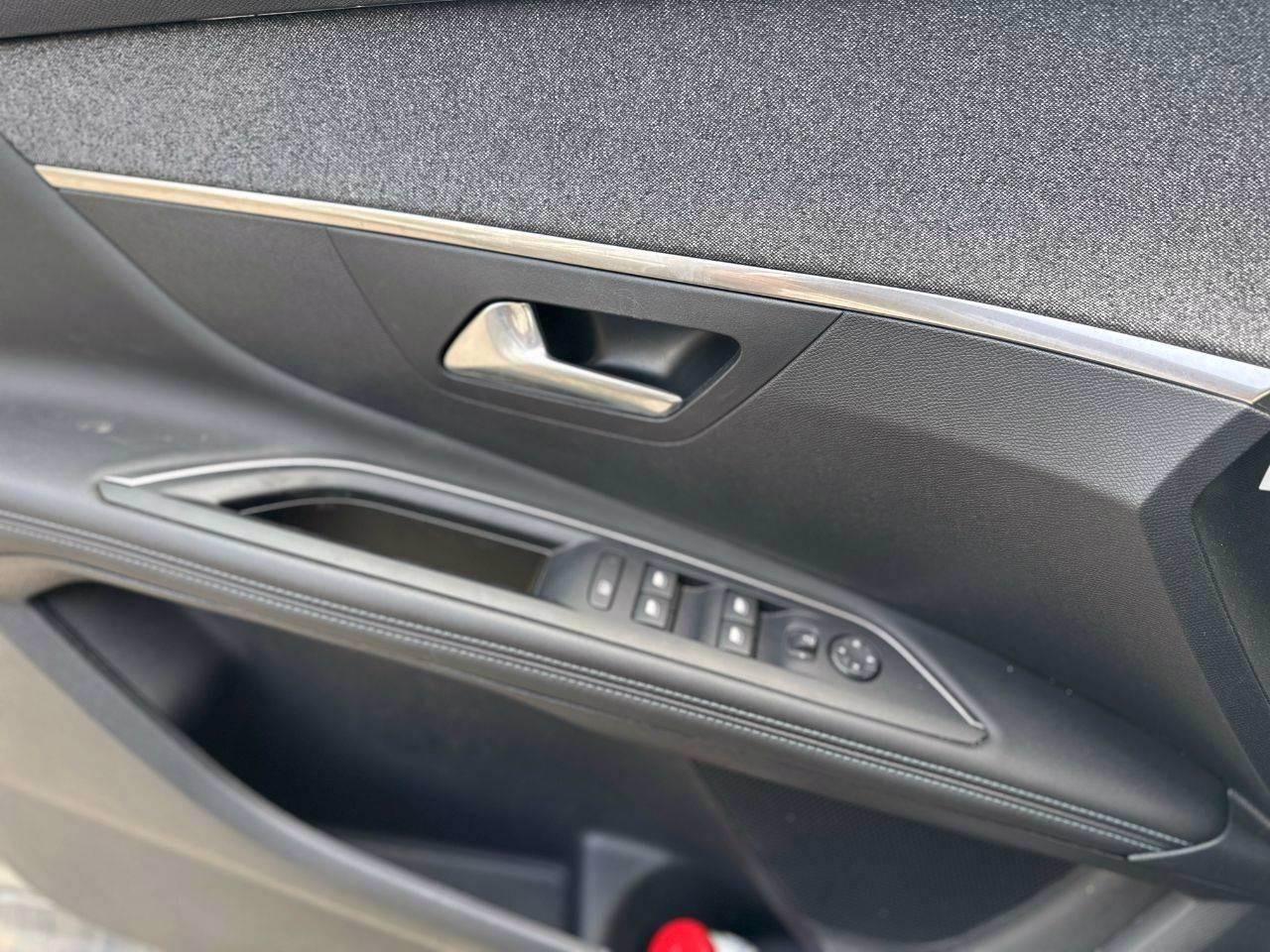 PEUGEOT 3008 II 2021 - 3008 1.2 puretech t Allure Pack s&s 130cv