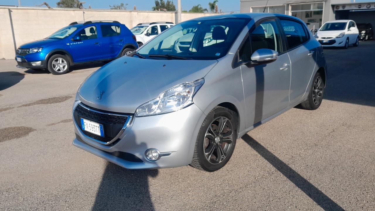 Peugeot 208 1.4 HDi 68 CV 5 porte Allure