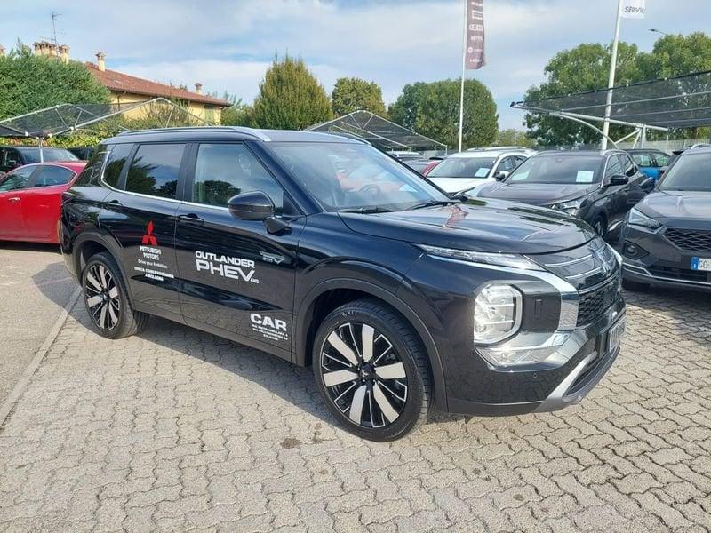 Mitsubishi Outlander PHEV 2.4L PHEV INTENSE