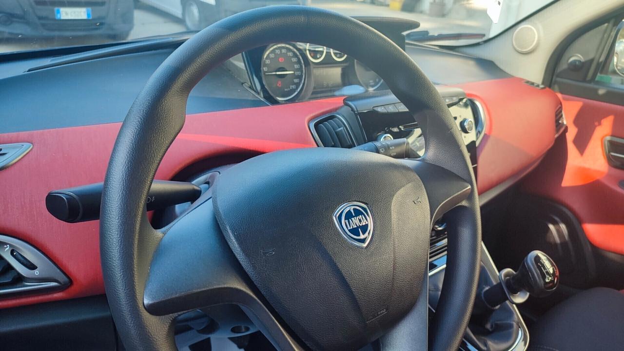 Lancia Ypsilon 1.2 69 CV 5 porte Elefantino