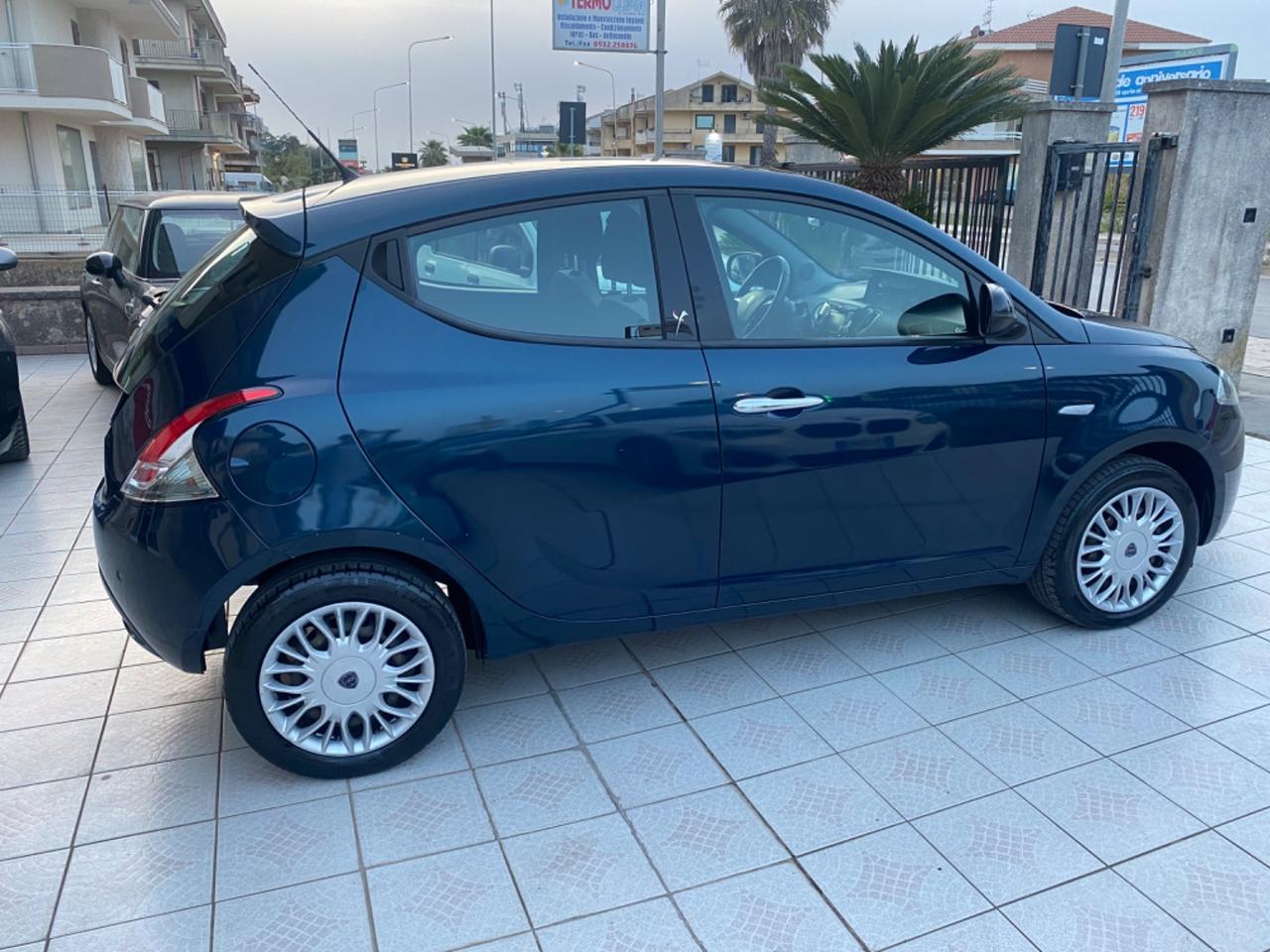 Lancia Ypsilon 1.2 69 CV 5 porte Gold