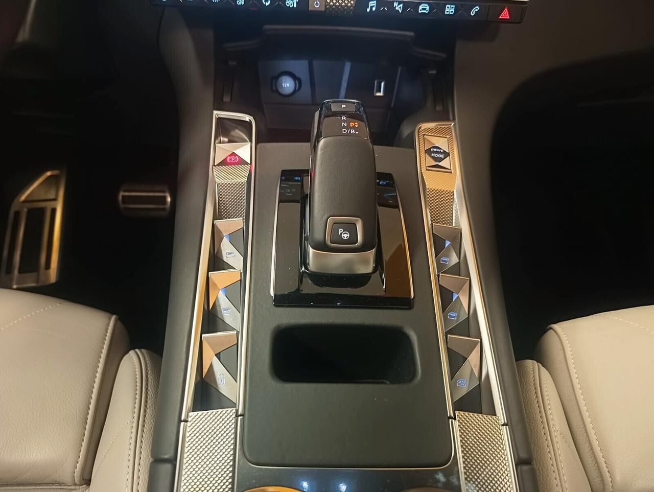 DS DS7 Crossback 1.6 E-Tthense Plug-In Hybrid 4×4 Ligne Noire