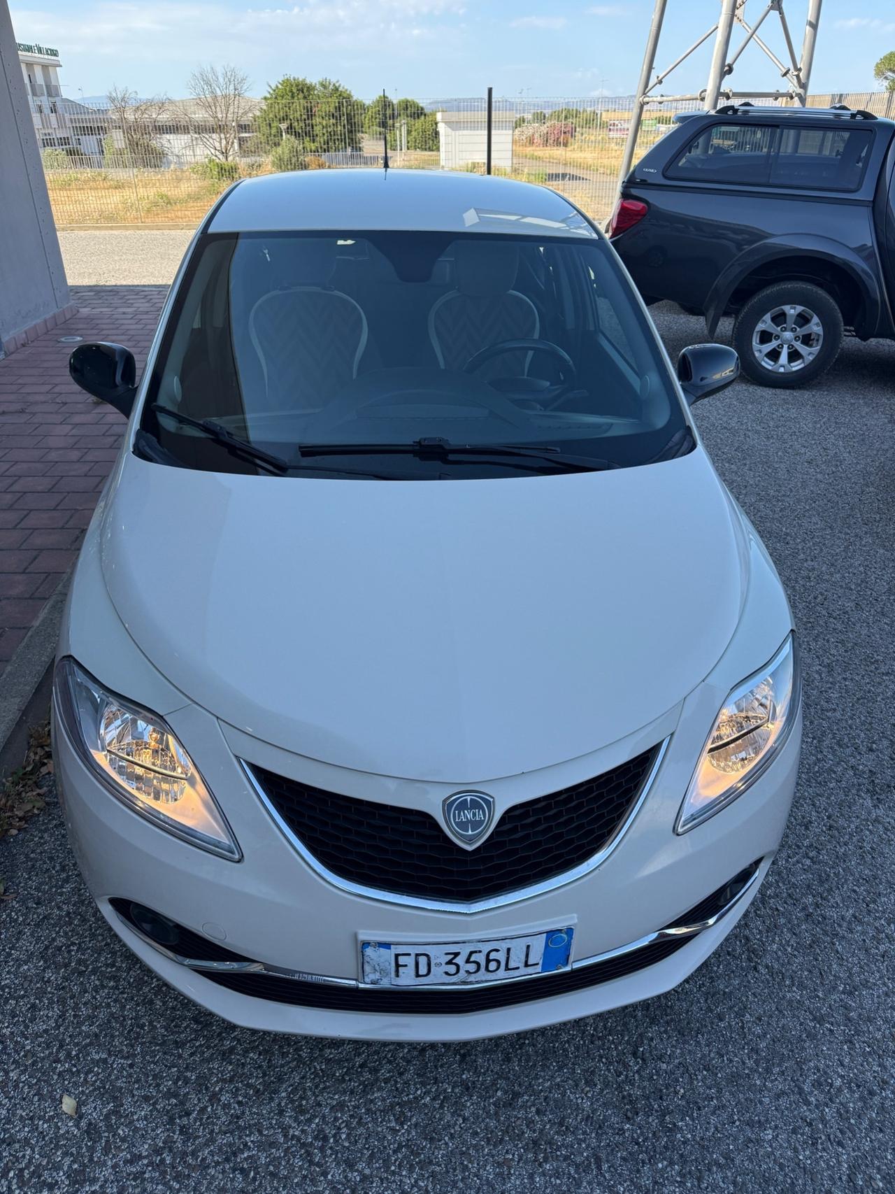 Lancia Ypsilon 1.3 MJT 95cv my16"
