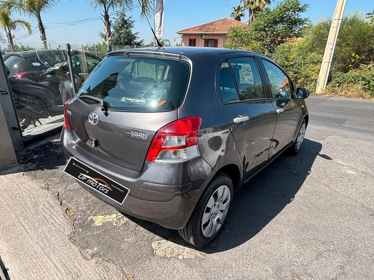 Toyota Yaris 1.0 5 porte