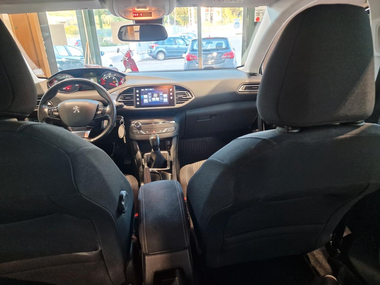 Peugeot 308 BlueHDi 100 S&S Business