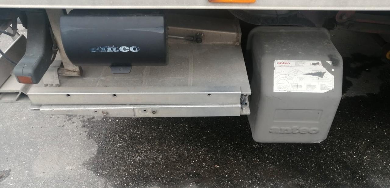 IVECO EUROCARGO 120 E 24 Centinato