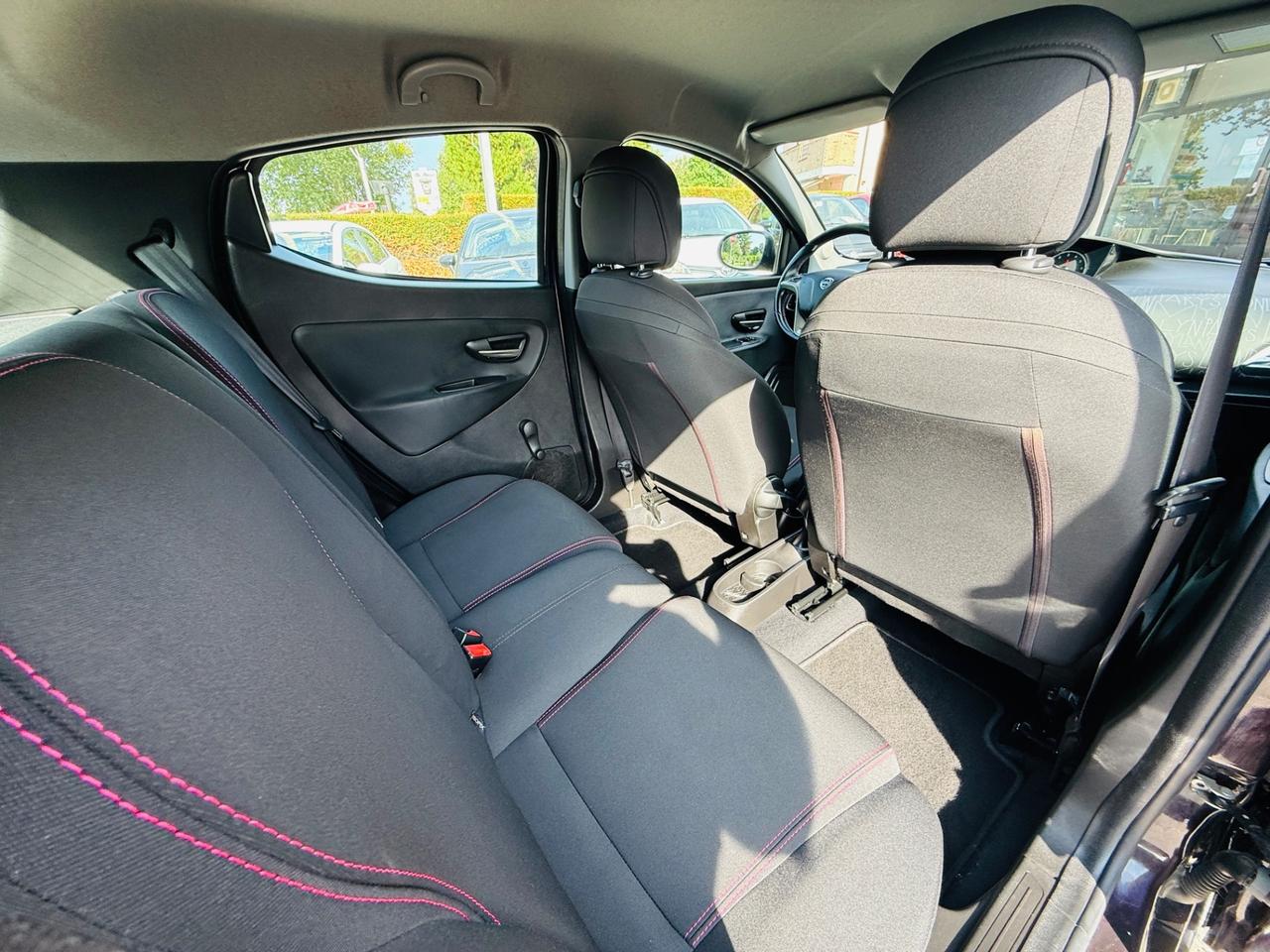 Lancia Ypsilon 0.9 TwinAir 85 CV 5 porte Metano Ecochic Elefantino