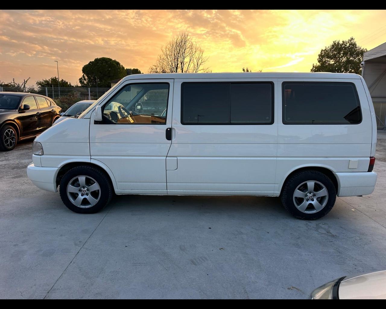 VOLKSWAGEN Transporter 4ª s. - Transp. 2.5 TDI/150CV cat Multivan