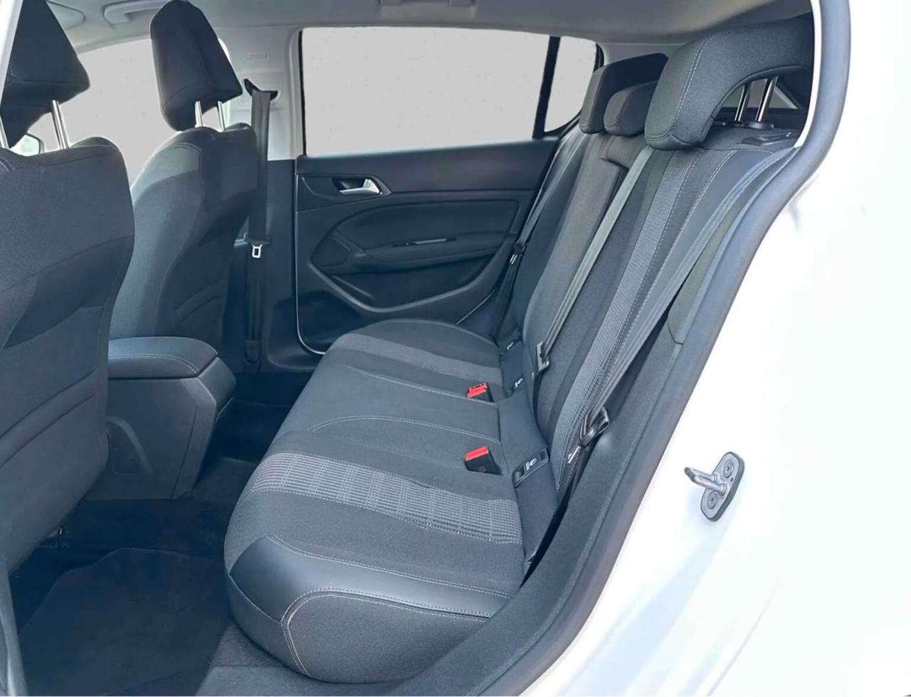 Peugeot 308 Berlina 5p. 1.5 bluehdi 131CV Allure