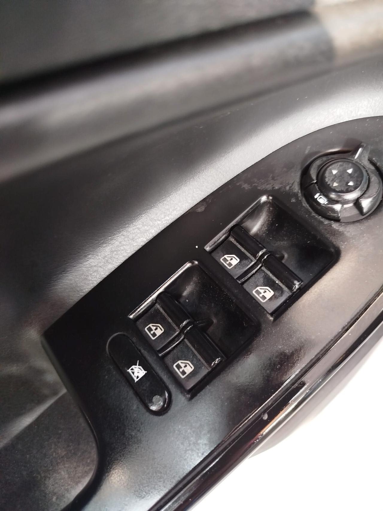 Alfa Romeo Giulietta 1.4 benzina 2011 CON GARANZIA