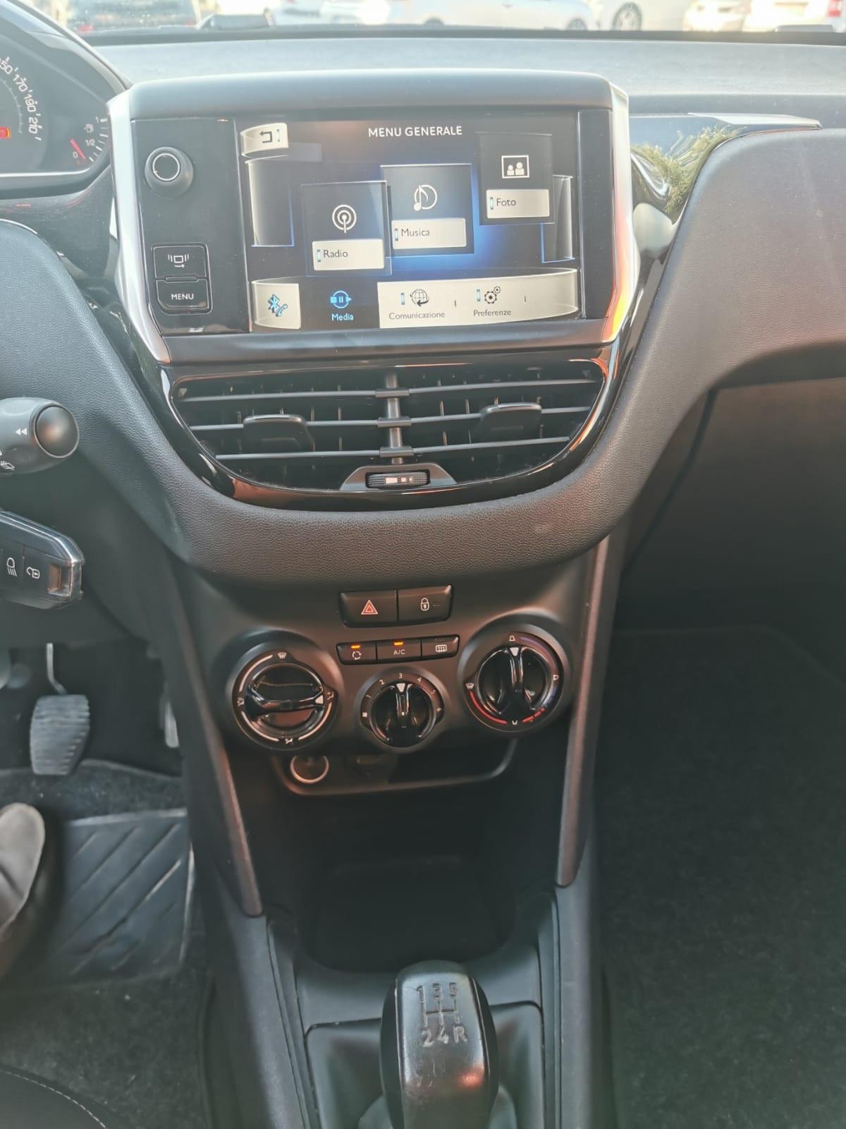 Peugeot 208 1.4 HDi 68 CV 5 porte Allure