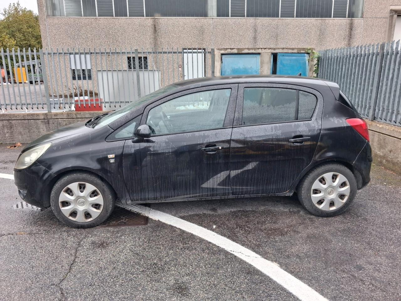 Opel Corsa 1.2 5 porte Club