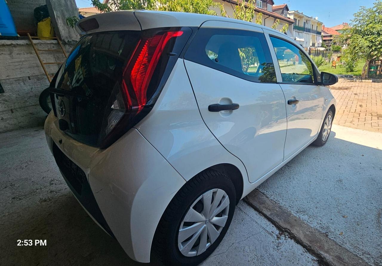 Toyota Aygo 1.0 VVT-i 72 CV 5 porte x-play
