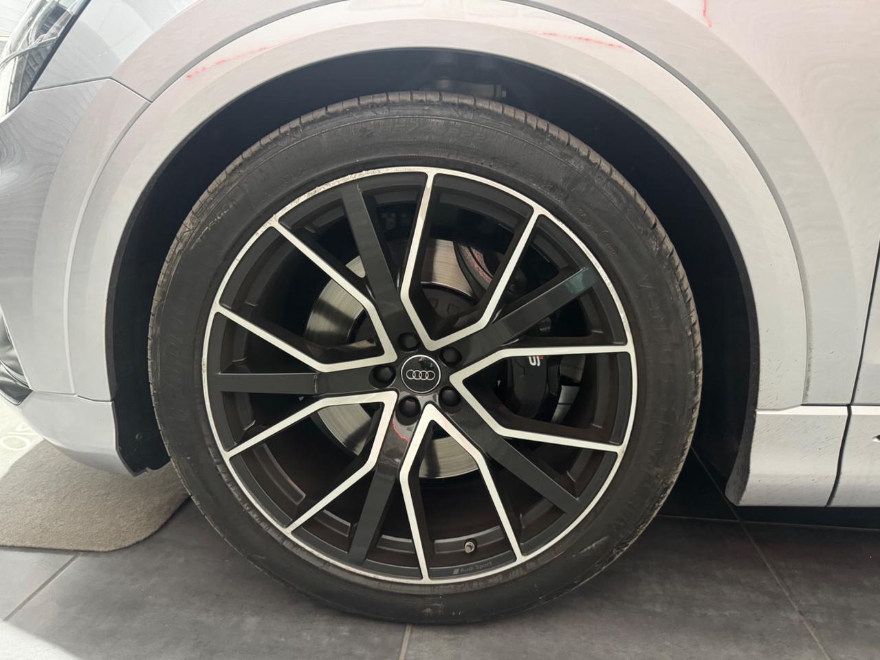 Audi Q8 SQ8 TDI quattro tiptronic sport attitude