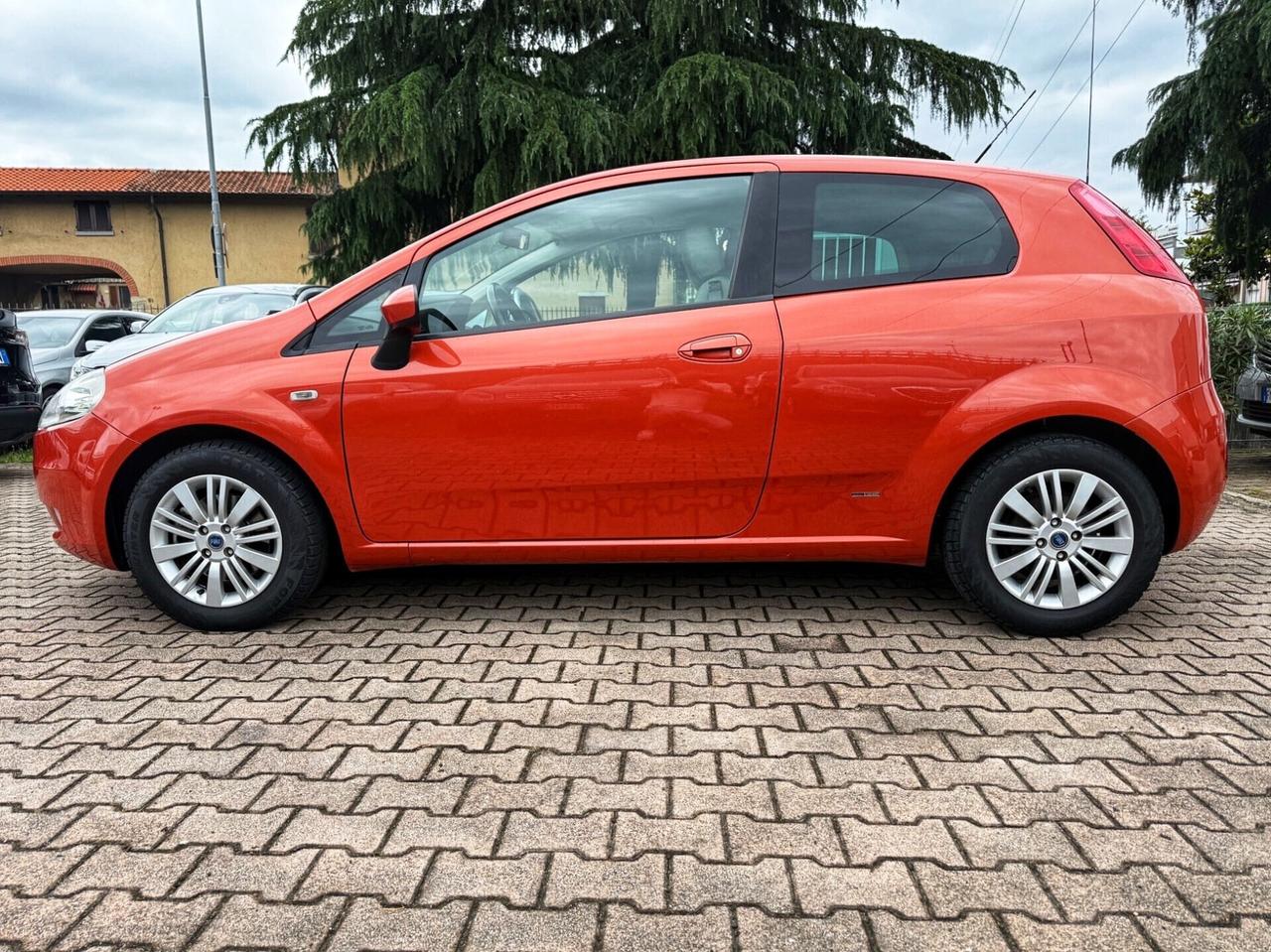 Fiat Grande Punto Grande Punto 1.3 MJT 90 CV 3 porte OK NEOPATENTATI