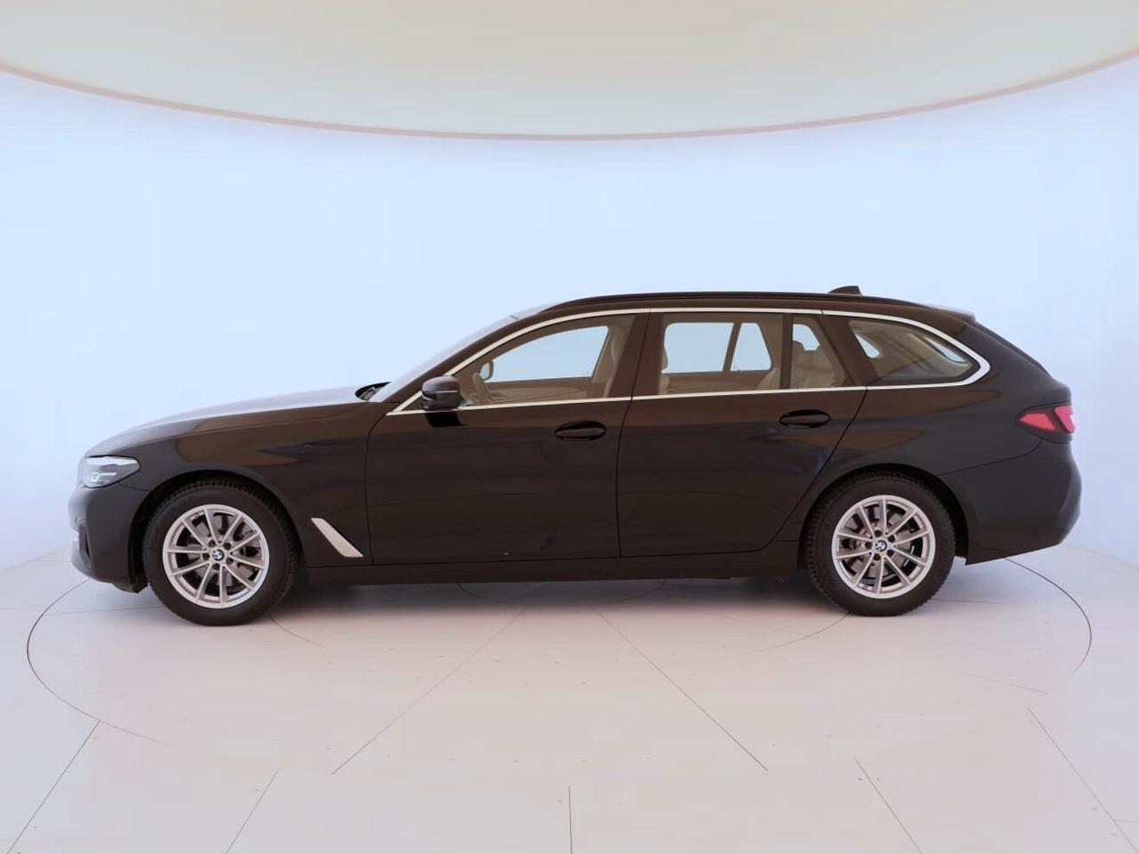 BMW 518d Touring mhev 48V auto