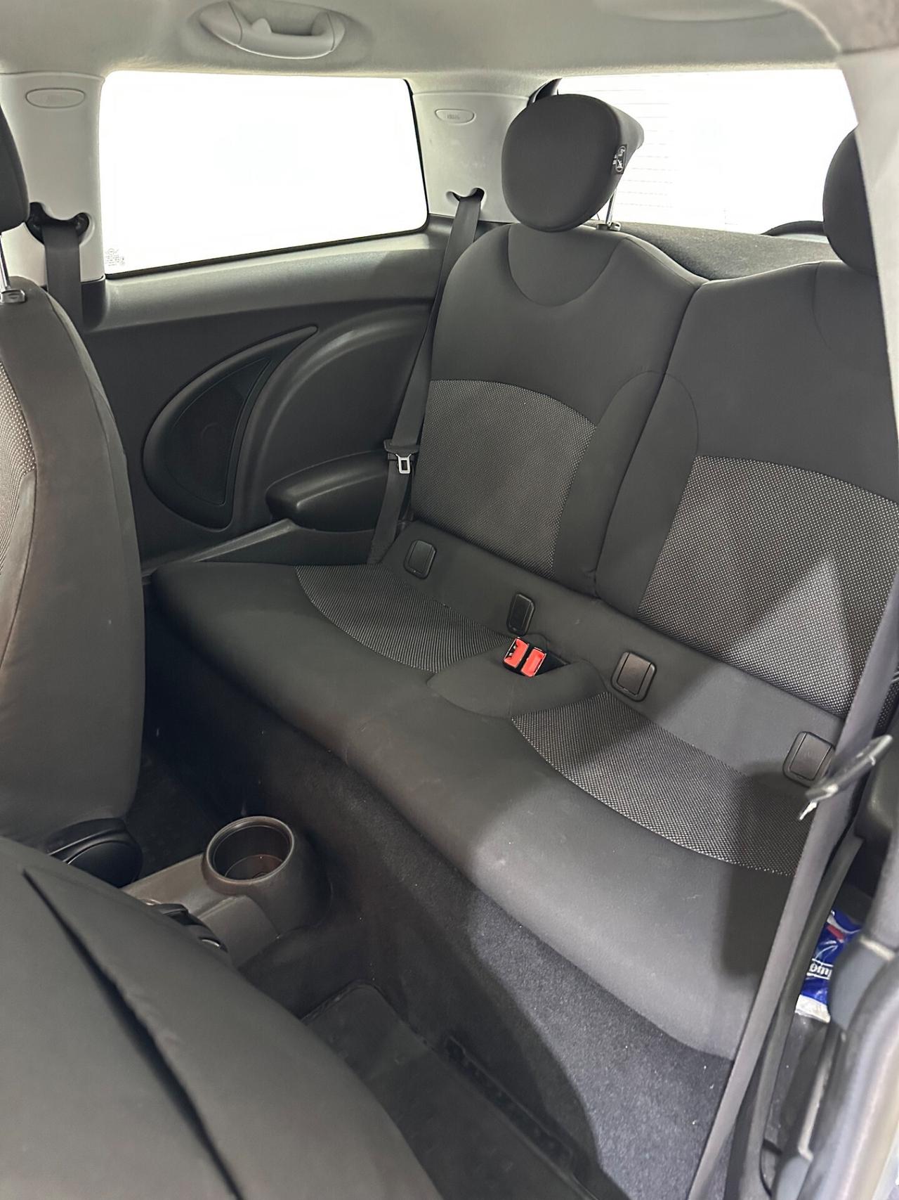 MINI GUIDABILE DA NEOPATENTATI UNICOPROPRIETARIO