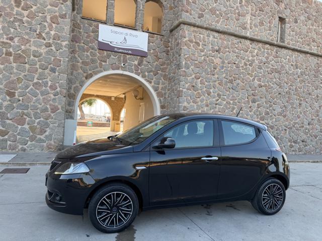 LANCIA Ypsilon GOLD+NAVI CARPLAY+SENSORI+LED