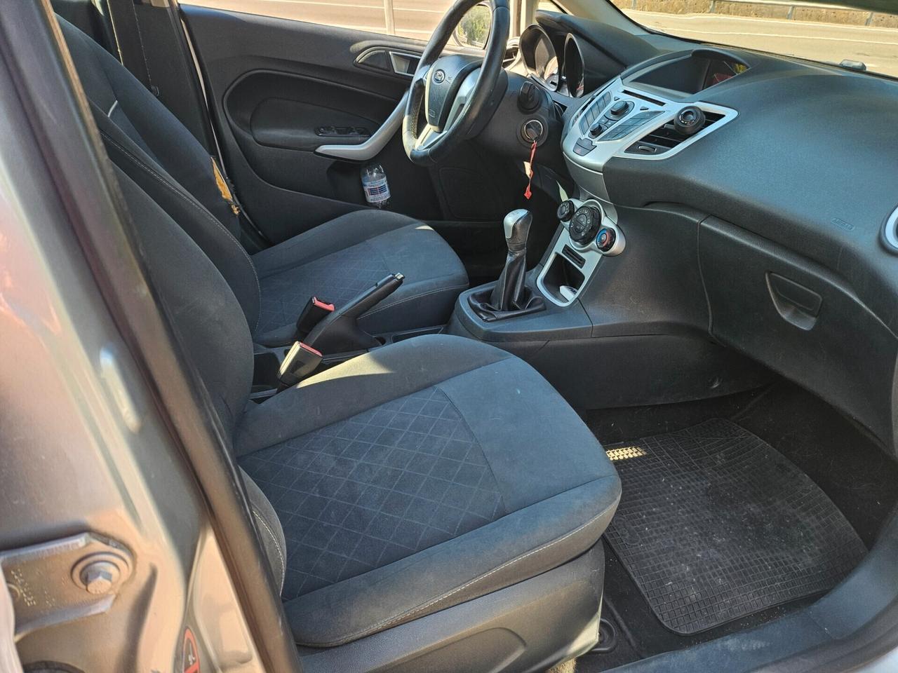 Ford Fiesta 1.4 TDCi 70CV 5 porte Titanium