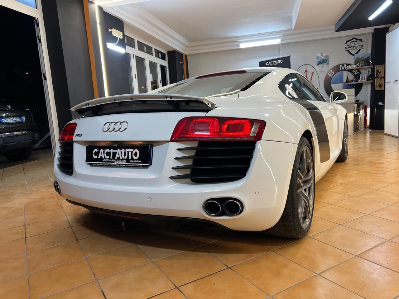 Audi R8 4.2 V8 FSI quattro R tronic Carbon