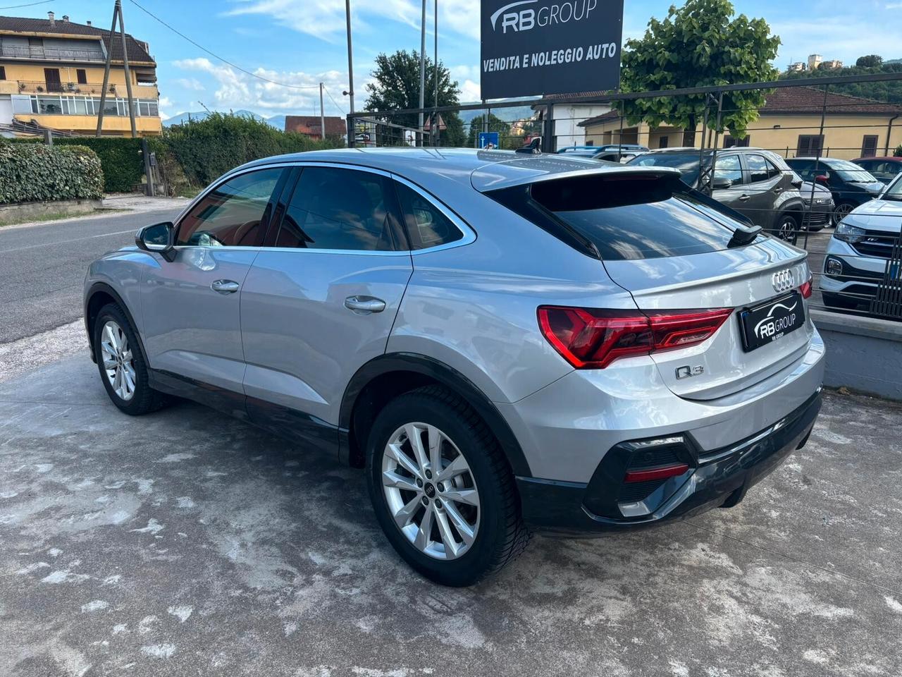 Audi Q3 35 TFSI Business Advanced