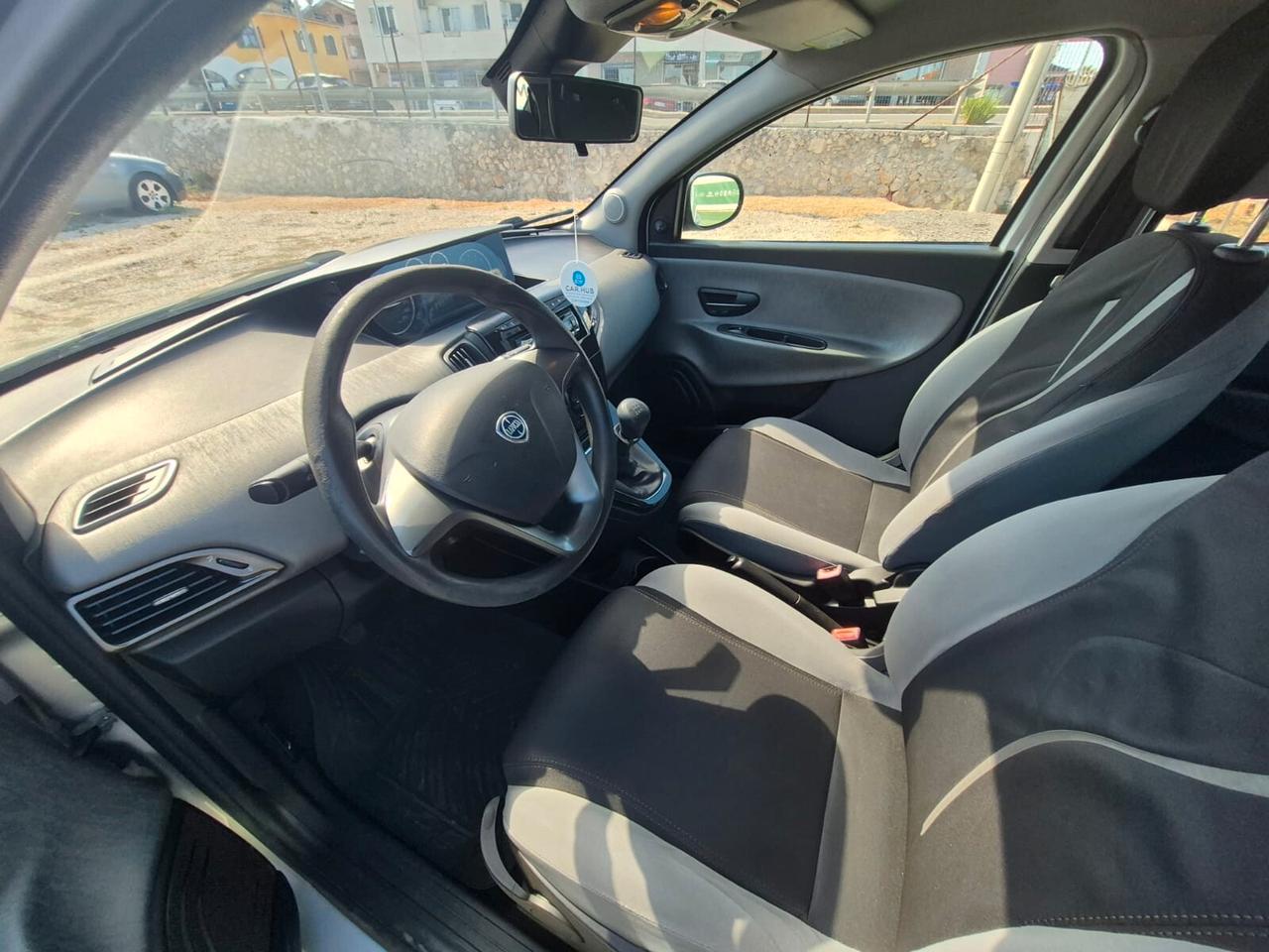 Lancia Ypsilon 1.2 69 CV 5 porte GPL Ecochic Silver