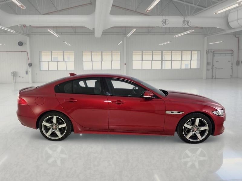 JAGUAR XE 2.0D 180cv R-SPORT AUTO 4 PORTE BERLINA
