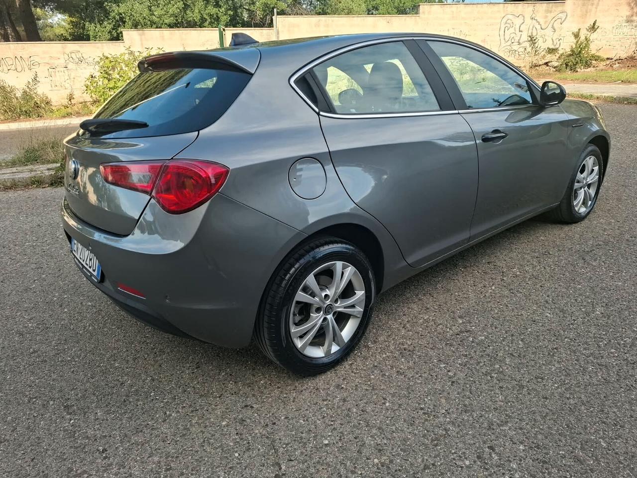 Alfa Romeo Giulietta 1.6 JTDm-2 105 CV Exclusive
