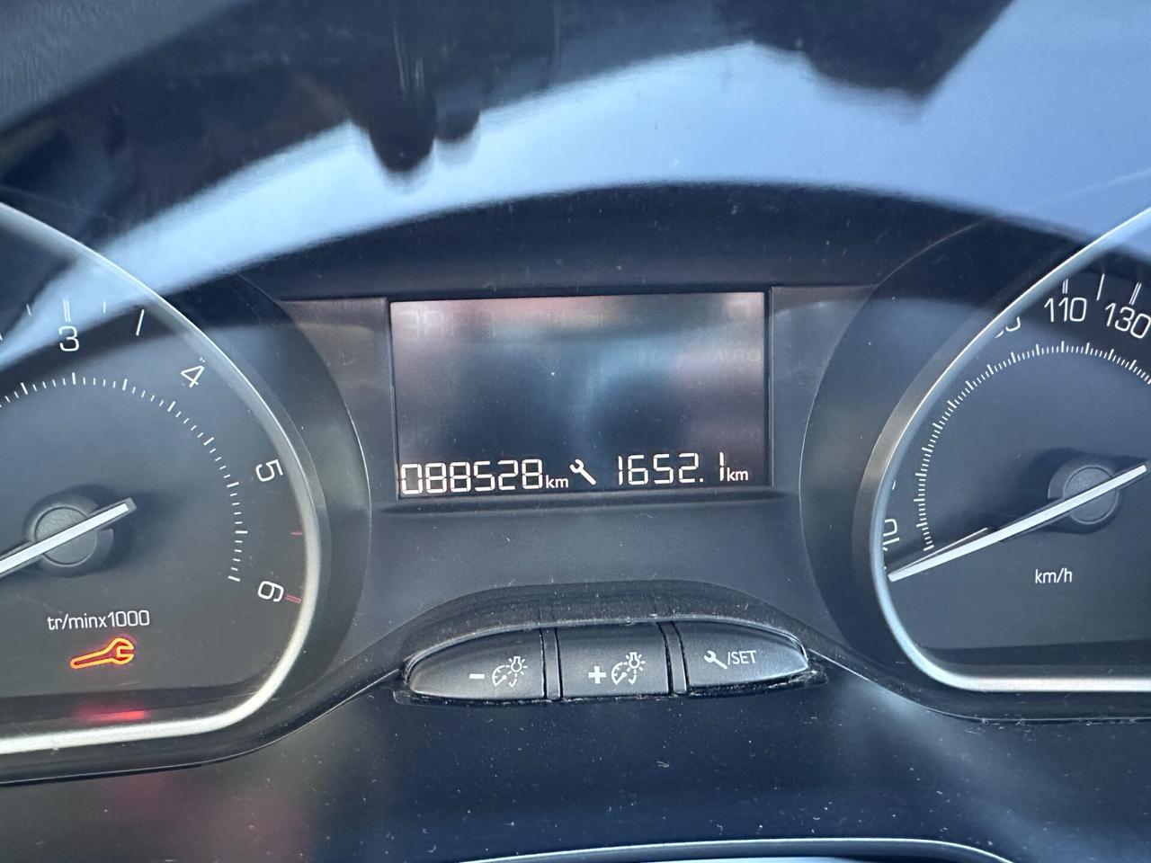 Peugeot 2008 BlueHDi 100 Black Matt