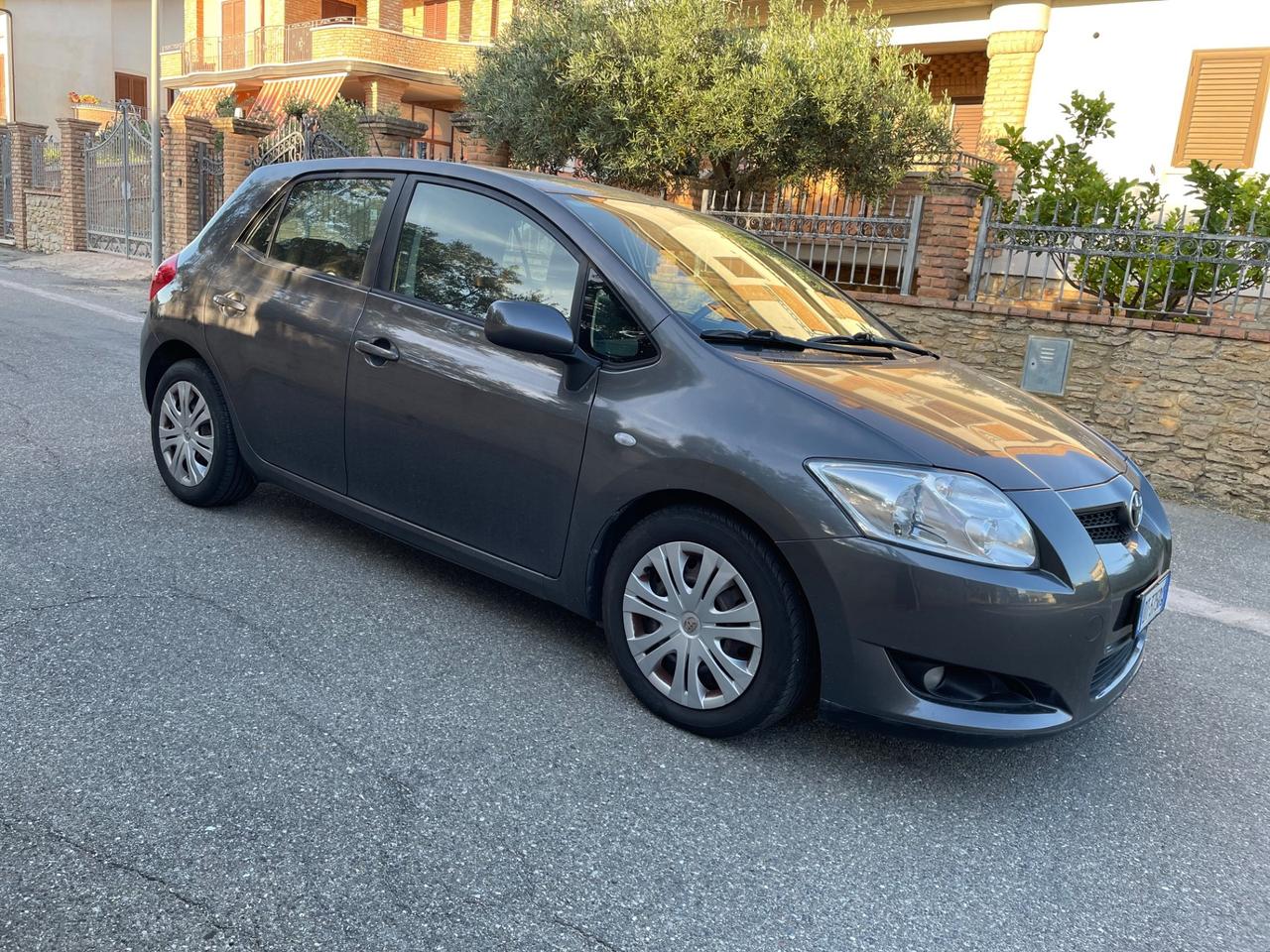 Toyota Auris 1.4 D-4D 5 porte - adatta per neopatentati