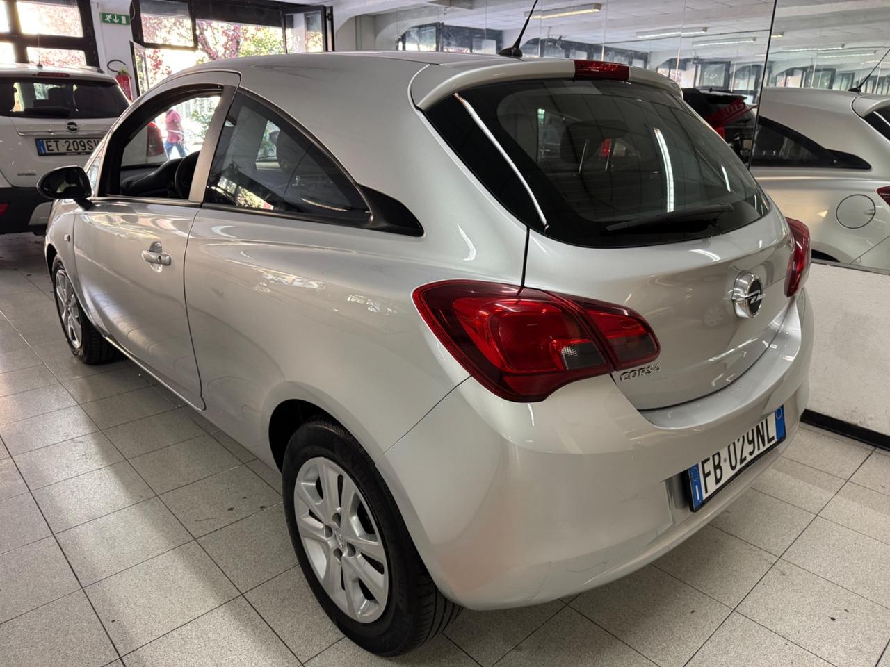 Opel Corsa 1.4 90CV GPL Tech 5 porte n-Joy